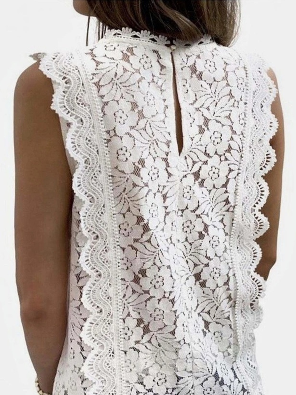 Floral Lace Sleeveless Blouse in White lined in front only - Picture 4 of 6